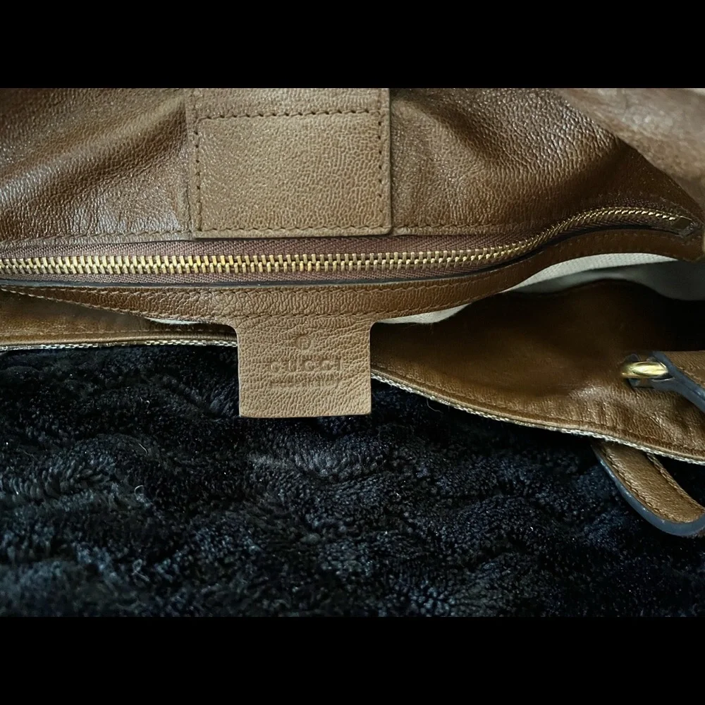 Authentic Gucci Handbag with dust bag and original packaging! - Picture 6 of 6
